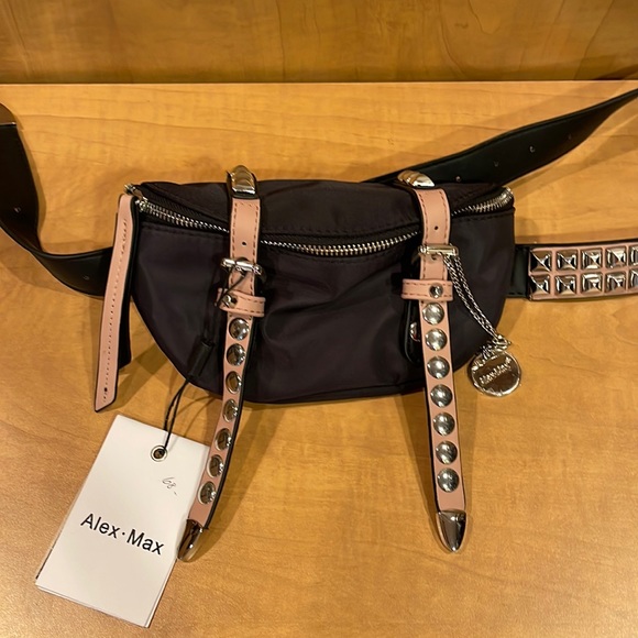 Handbags - NWT Belt bag